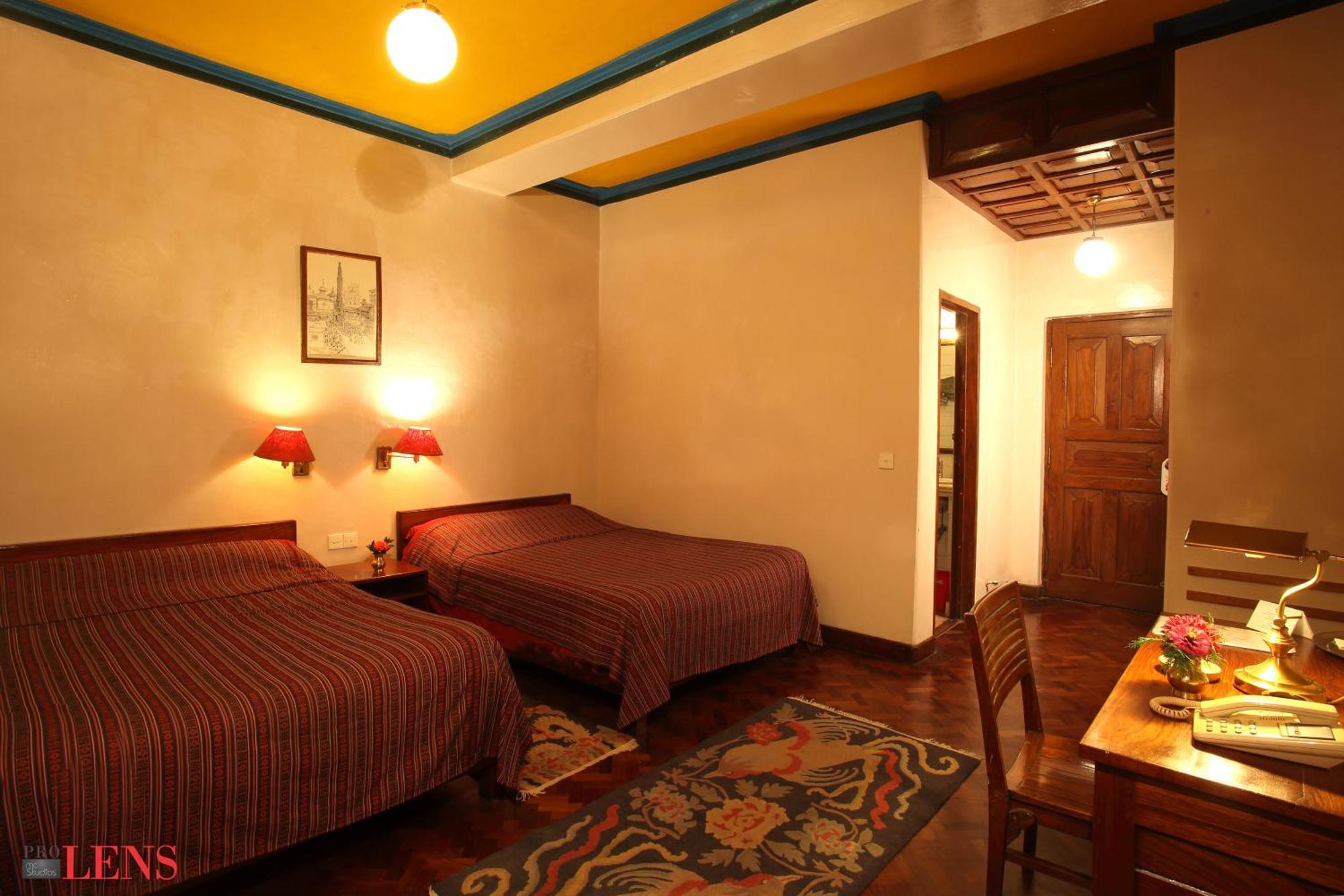 Vajra Hotel Катманду Экстерьер фото